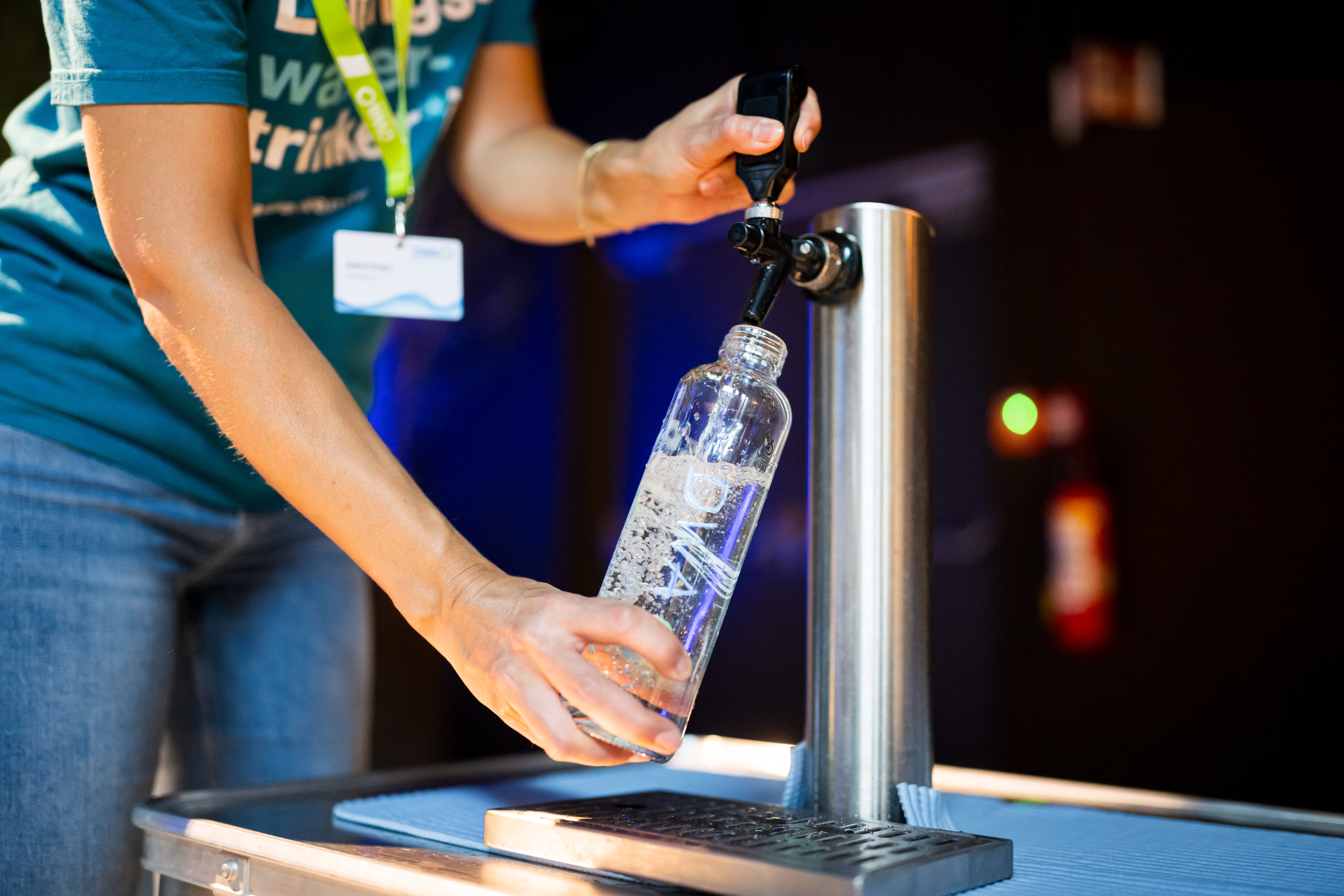 Artbottles Glasflasche mit DWA Logo