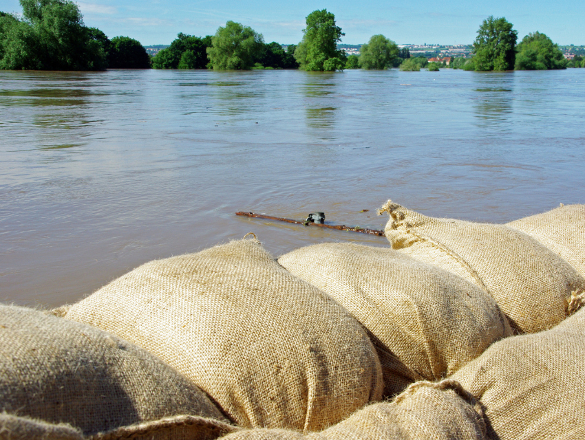 Grundkurs Deichverteidigung  in Zusammenarbeit mit den Stadtentwässerungsbetrieben Köln, AöR (StEB)
