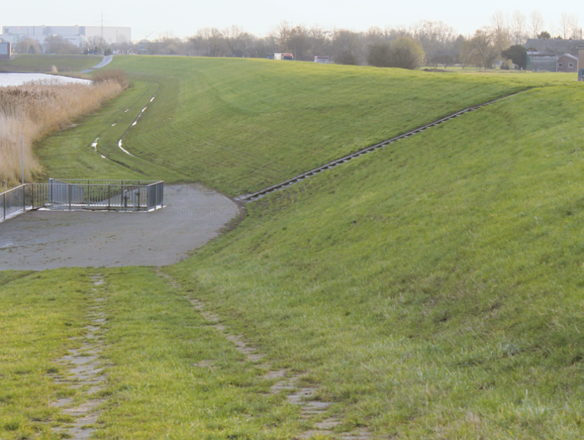 Grundkurs Deichverteidigung in Zusammenarbeit mit Wirtschaftsbetrieben Duisburg